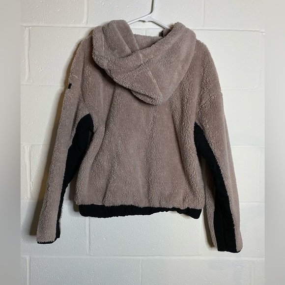 Calvin Klein Performance pink blush Beige plush Jacket small - Picture 2 of 3
